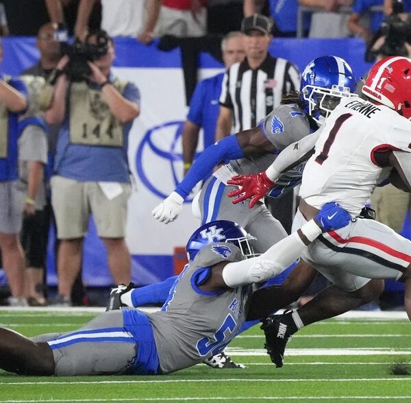 Top 25 roundup: No. 1 Georgia avoids upset, nips Kentucky 13-12