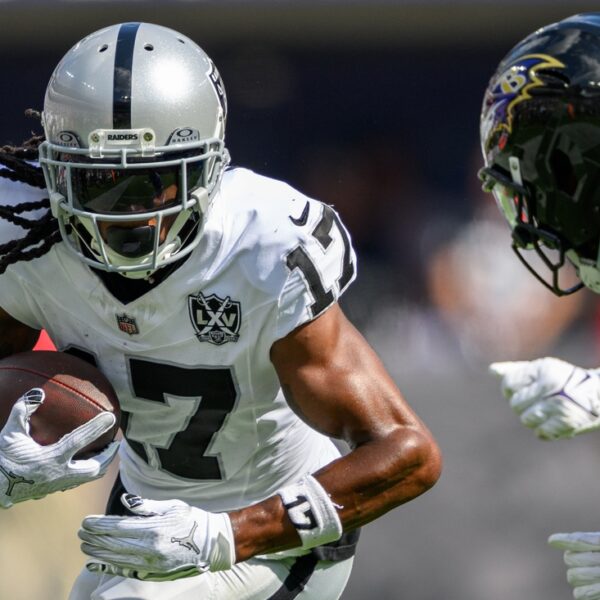 Raiders star WR Davante Adams (hamstring) restricted at apply