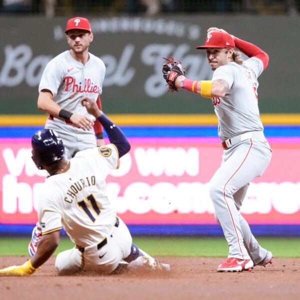 Brewers host Phillies, look to clinch NL Central