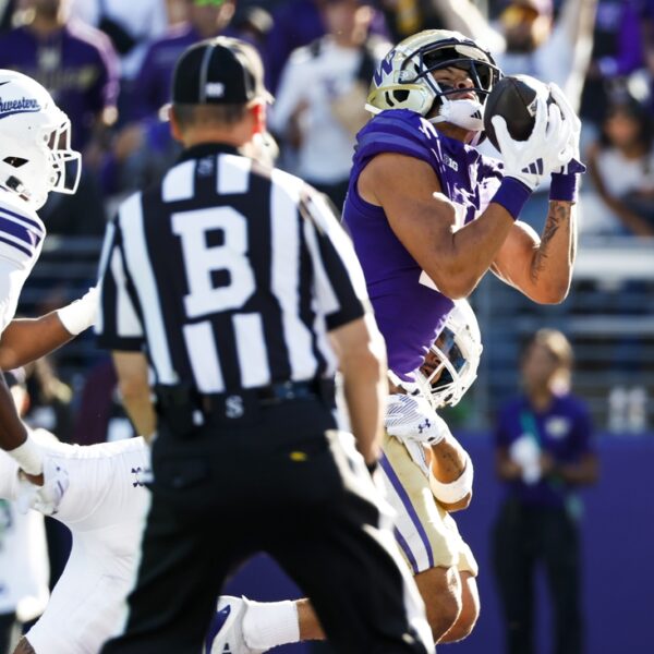 Washington stifles Northwestern 24-5 in Big Ten debut