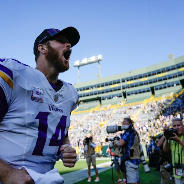 NFL roundup: Vikings maintain off Packers to stay unbeaten