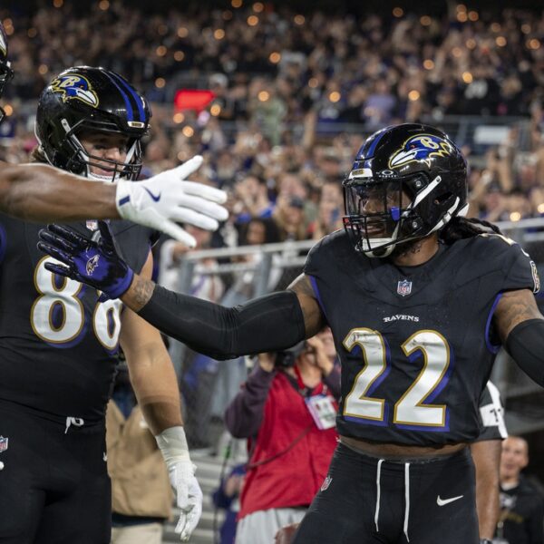 Ravens’ Derrick Henry runs wild in win over Bills