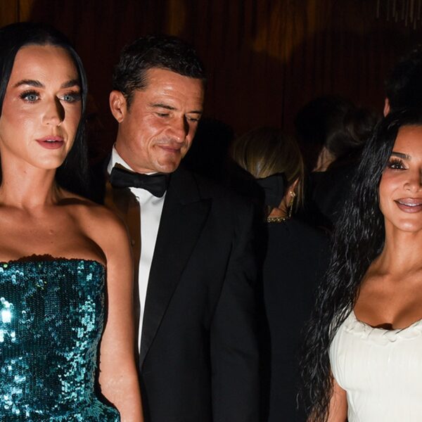 Orlando Bloom Appears to Check Out Kim Kardashian’s Famous Backside