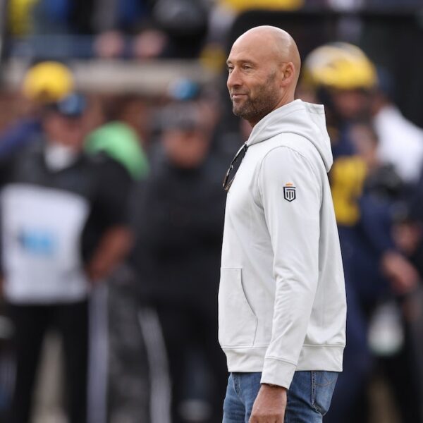 Derek Jeter gave Michigan soccer workforce an inexperienced locker room speech earlier…