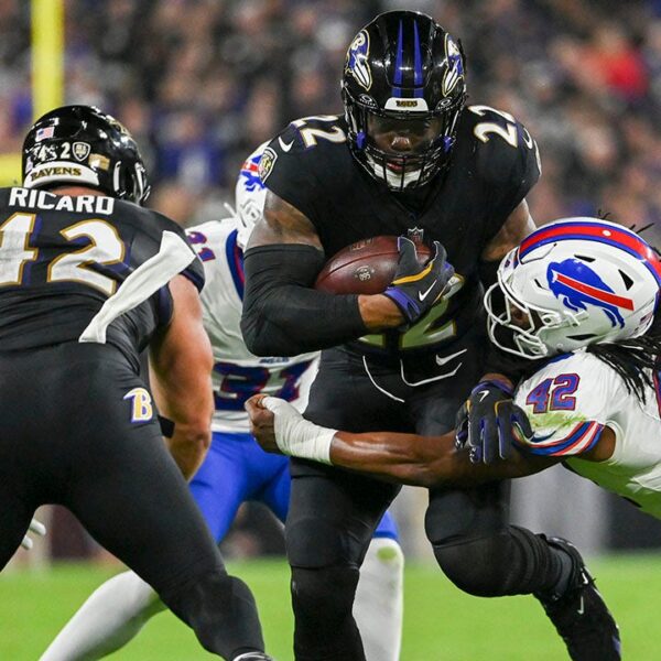 Derrick Henry gallops to 199 dashing yards as Ravens dominate Bills