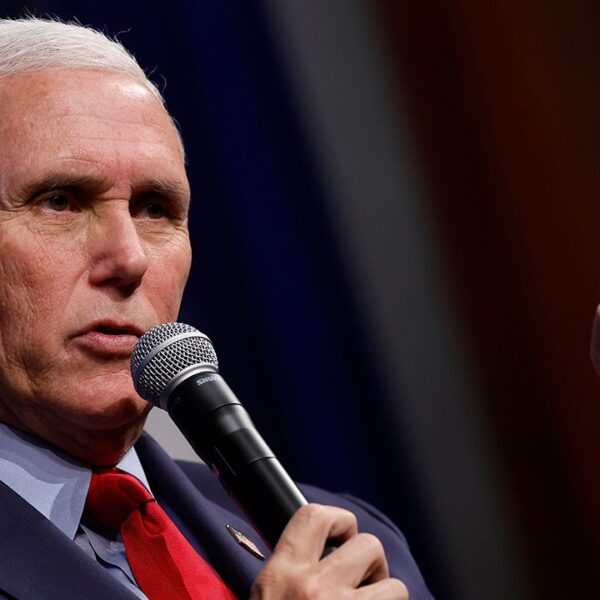 Pence urges GOP to unite behind Ukraine in bid to counter China,…