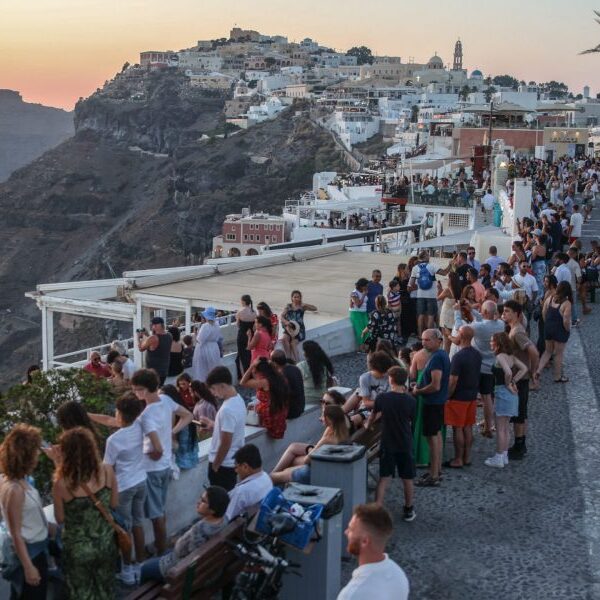 Overtourism: Greece to focus on short-term leases and levy port charges