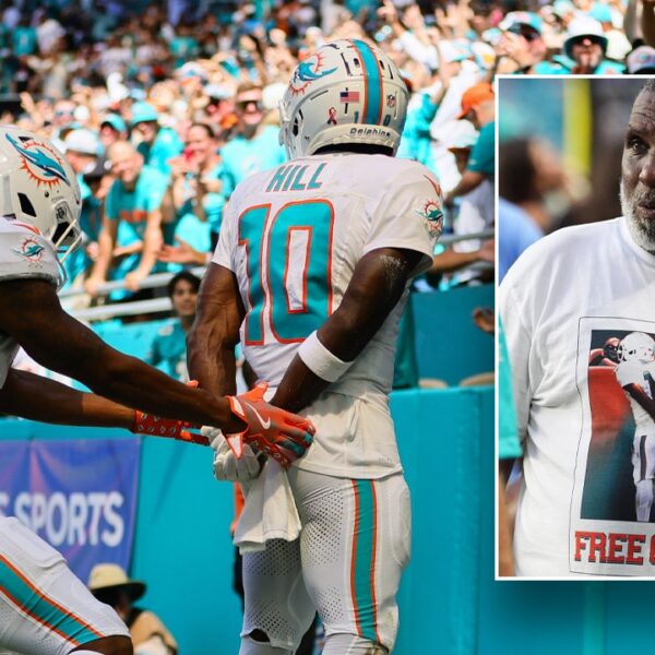 Tyreek Hill’s dad wears supportive T-shirt with 2-word message after son’s police…