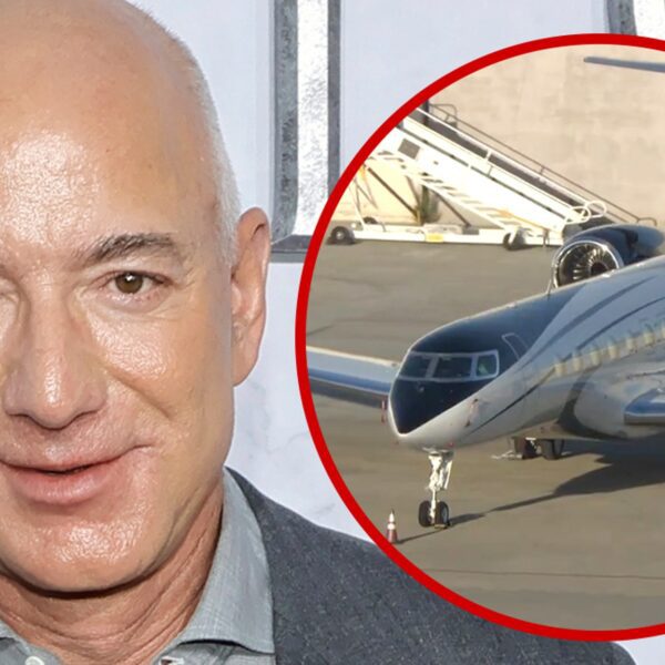 Jeff Bezos’ New $80 Million Private Jet Spotted at Airport in Los…