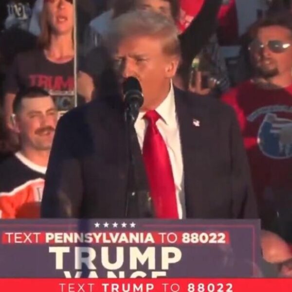 Butler, PA Crowd Breaks Out Singing National Anthem After Trump Stops Rally…