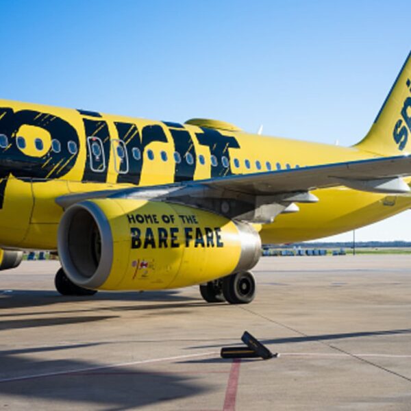 Spirit Airlines extends debt refinancing deadline hours earlier than expiration