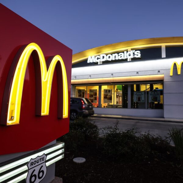 McDonald’s shares fall after CDC says E. coli outbreak linked to Quarter…