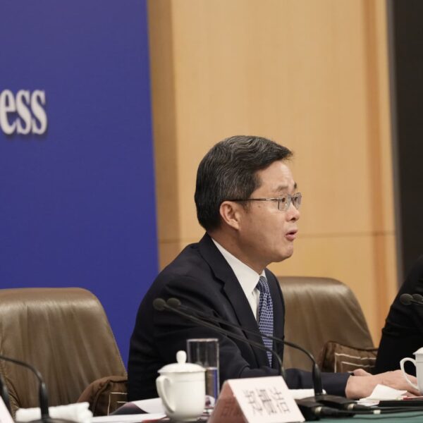 Chinese finance minister hints at growing the deficit at extremely anticipated briefing