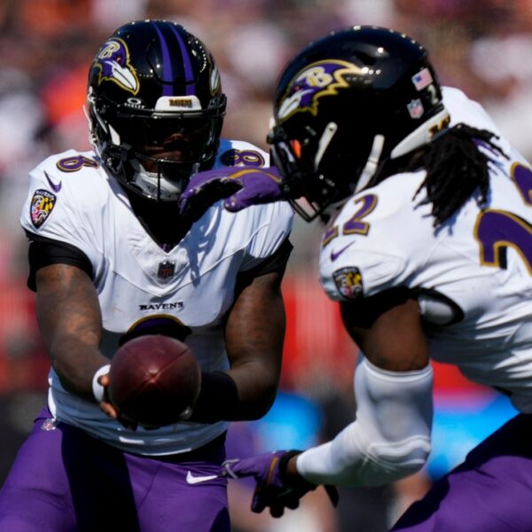 Ravens RB Derrick Henry eclipses 10,000 profession dashing yards