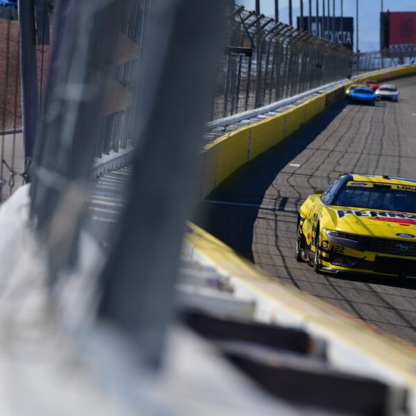 Joey Logano wins in Vegas, locks up championship berth