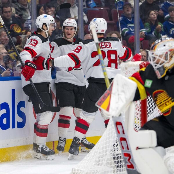 Jacob Markstrom, Devils shut out Canucks