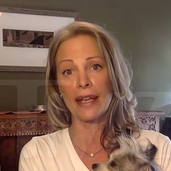 Alison Eastwood Is Fighting Problem of ‘High Kill’ Animal Shelters in California