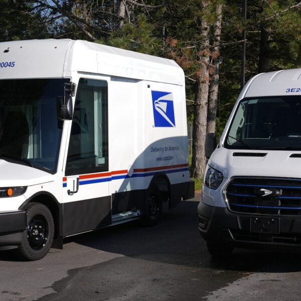 Mail carriers, USPS agree on pay hikes and air-conditioned vans