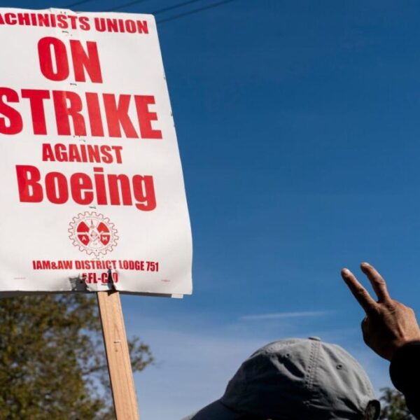 Boeing Proposes 35% Wage Hike in New Bid to End Lengthy Strike…