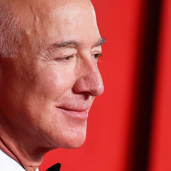 Jeff Bezos doubles down on unprecedented block of a presidential endorsement from…