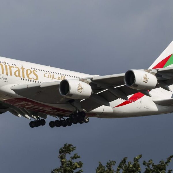 Emirates bans pagers and walkie-talkies from planes