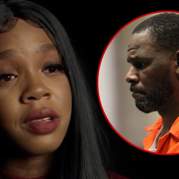 R. Kelly’s Daughter Joann in Tears as She Breaks Silence in New…