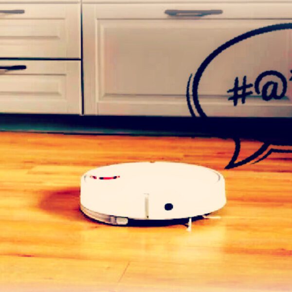 CRAZY TECH WORLD: Hacked Robot Vacuum Goes Around the House Shouting Expletives…