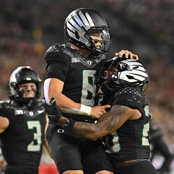 Oregon holds off Ohio State’s final-second comeback in epic battle of top-three…