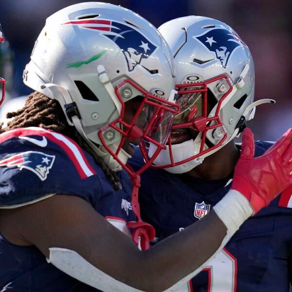 Patriots shock reeling Jets with late landing to beat AFC East rival