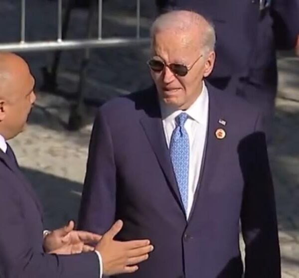 “Oh My God!” Reporters Are Shocked After a Confused Joe Biden Misses…