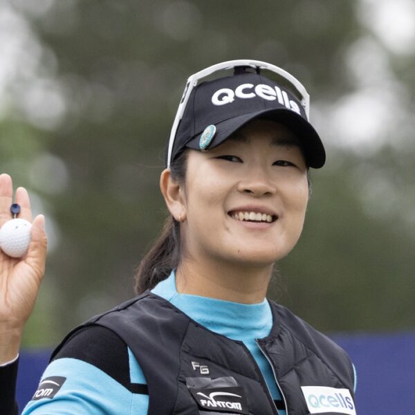 A Lim Kim hangs on to win LOTTE Championship