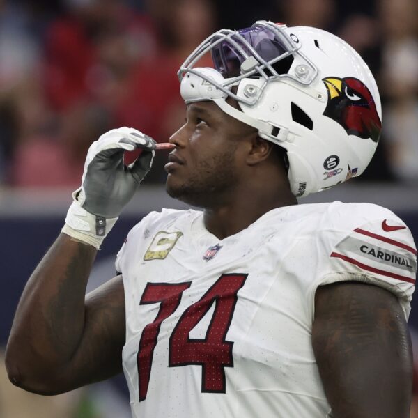 Report: Free agent OT D.J. Humphries (torn ACL) cleared to return