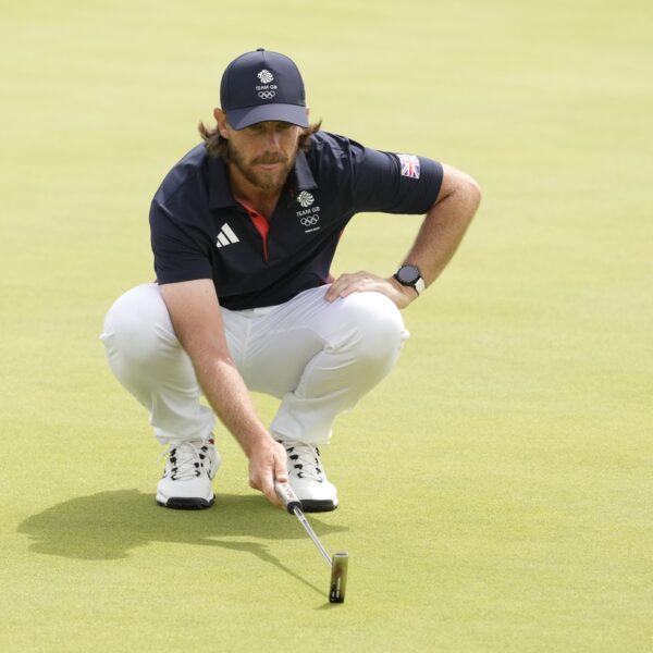 Tommy Fleetwood ties course report, up one in Abu Dhabi