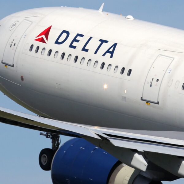 Delta passenger sneaks onto aircraft from NYC to Paris