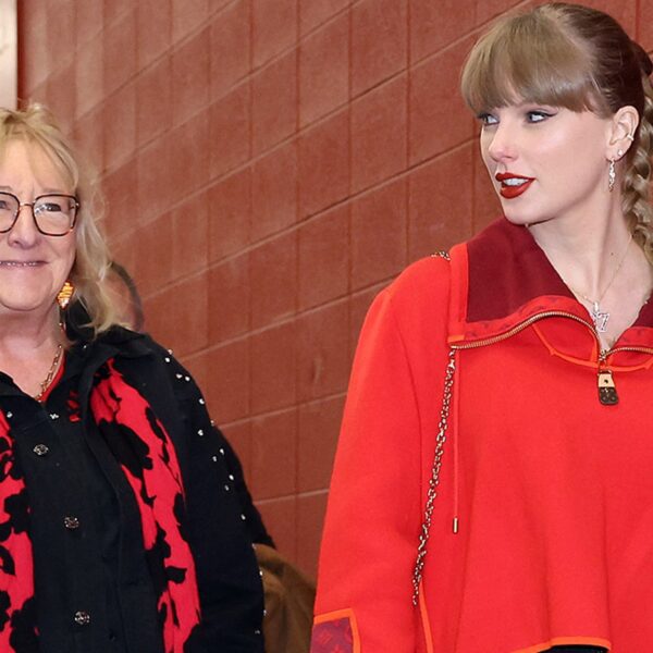 Taylor Swift Attends Chiefs Game Against the Raiders on Black Friday