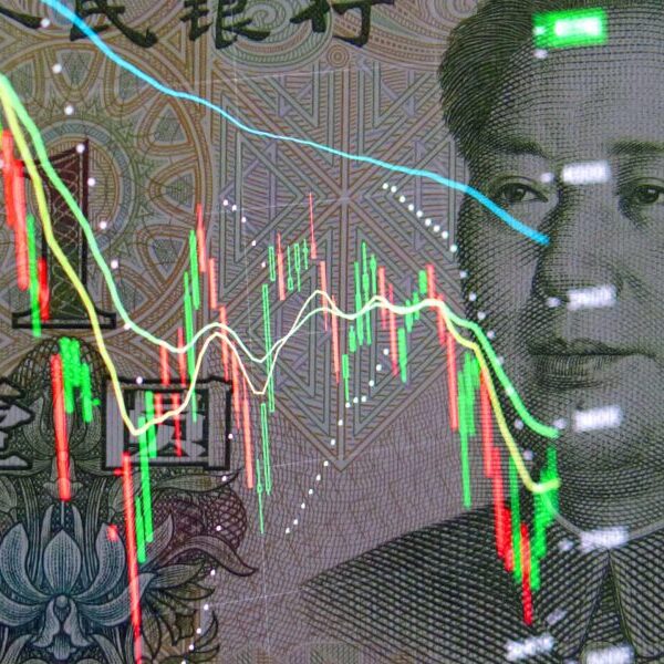 China financial system: Foreign corporations pull out cash as progress slows