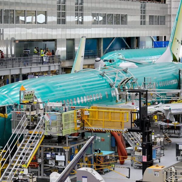 Boeing points layoff notices to greater than 400 staff