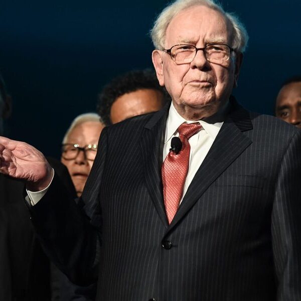 Berkshire Hathaway is dumping Apple inventory and constructing its money stockpile to…