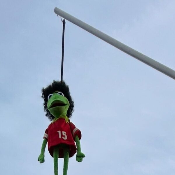 Bills Fans Hang Kermit Puppet Wearing Mahomes Jersey Ahead Of Chiefs Game