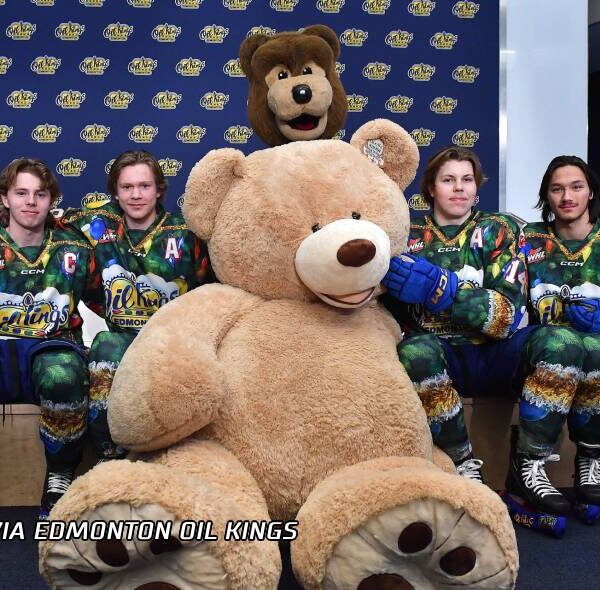 WHL’s Edmonton Oil Kings Unveil Christmas Tree-Themed Jerseys for Teddy Bear Toss…