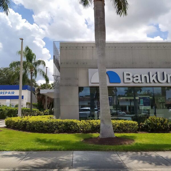 Earnings Likely To Grow, But BankUnited Appears Overvalued