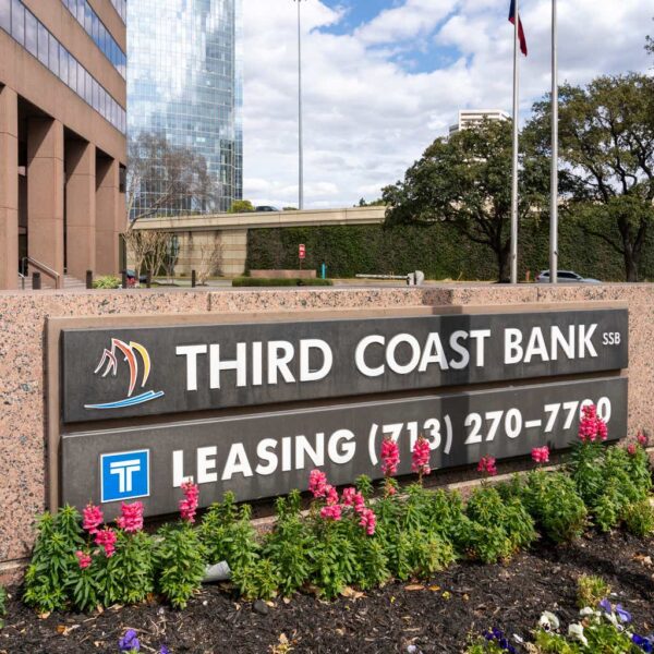 Third Coast Bancshares Stock: Earnings Outlook Is Positive, Fairly Valued (NASDAQ:TCBX)