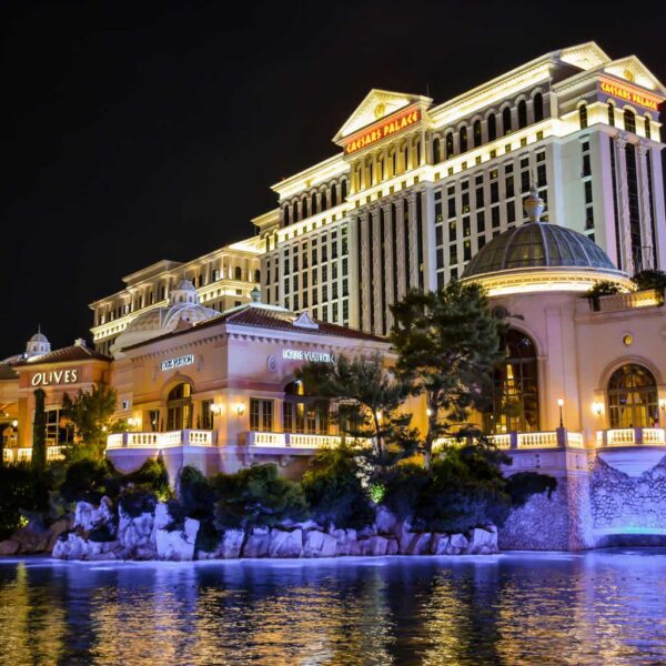 Caesars: 2 Obstacles Stand Between It And A $51 Price Target