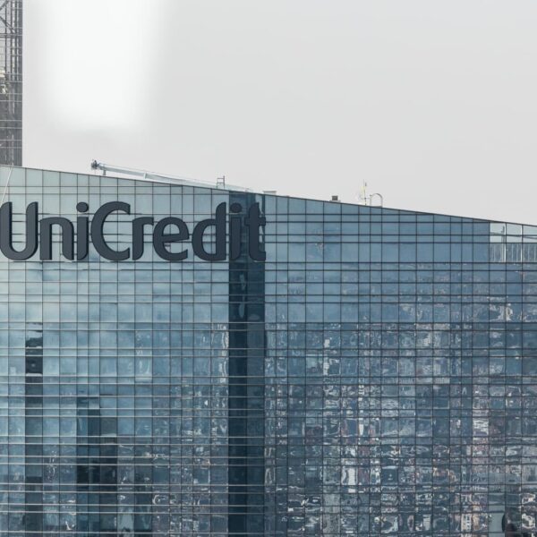 UniCredit raises stake in Commerzbank to twenty-eight% by means of derivatives