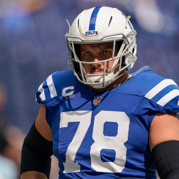 Colts Pro Bowl C Ryan Kelly returns to follow