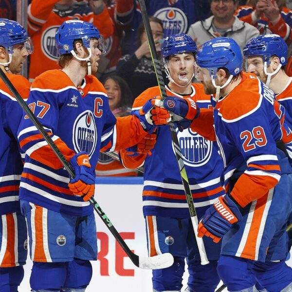 NHL roundup: Oilers win fifth straight, double up Knights