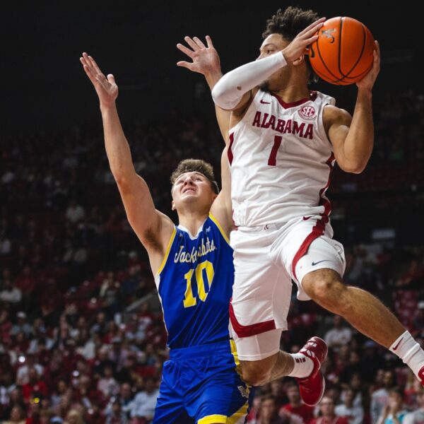 Aden Holloway explodes as No. 5 Alabama rolls over South Dakota State