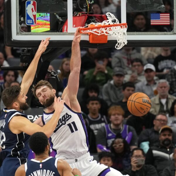 Kings finest Mavs, shed 6-game dropping streak