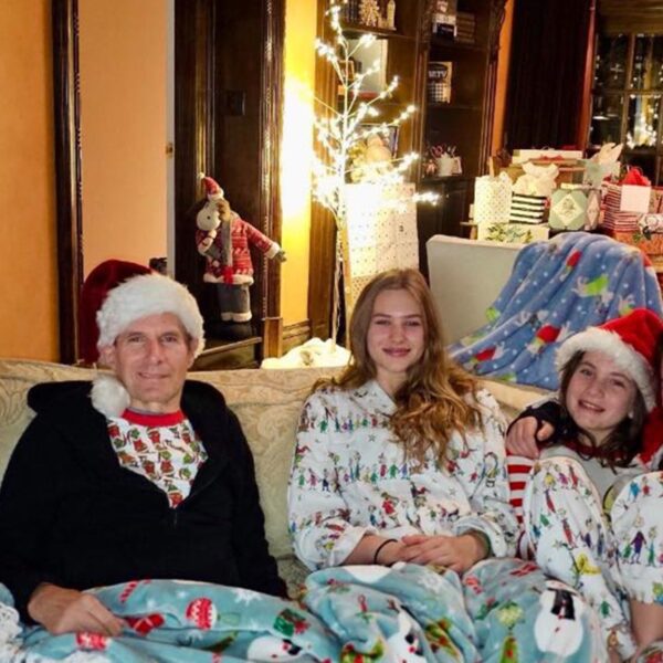 Michael Bolton Shares Christmas Family Pic 1-Year Post Cancer Diagnosis