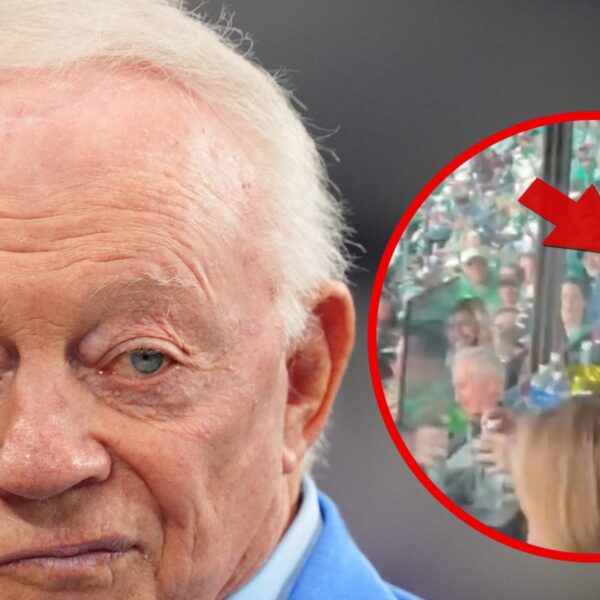 Jerry Jones Heckled By Eagles Fans Throughout Cowboys’ Blowout Loss